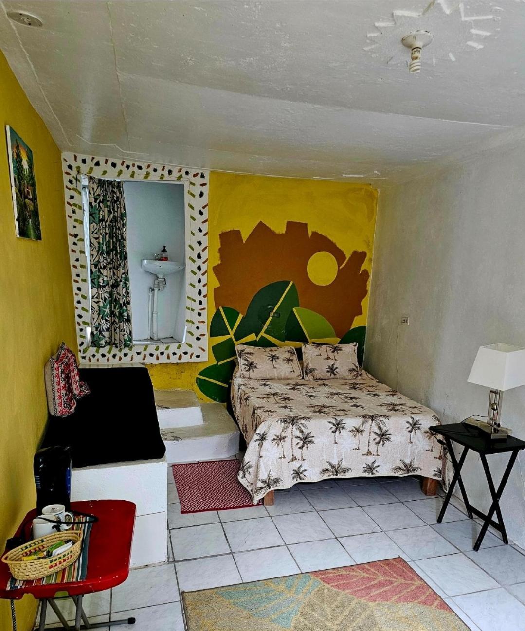 Prince Valley Guesthouse Айриш Таун Экстерьер фото