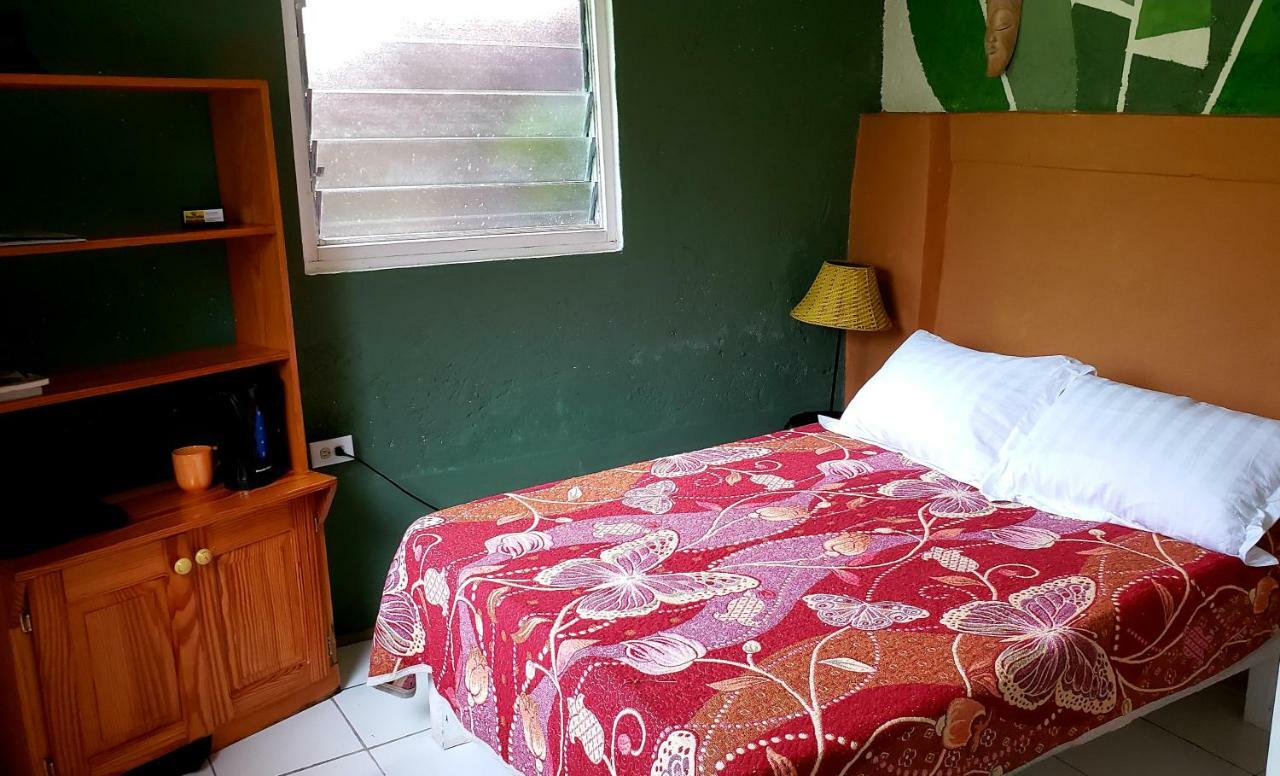 Prince Valley Guesthouse Айриш Таун Экстерьер фото